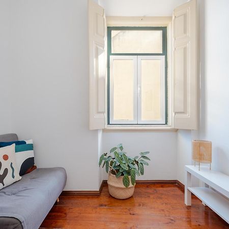 Cool Apartment Near Alfama Lisbon Luaran gambar