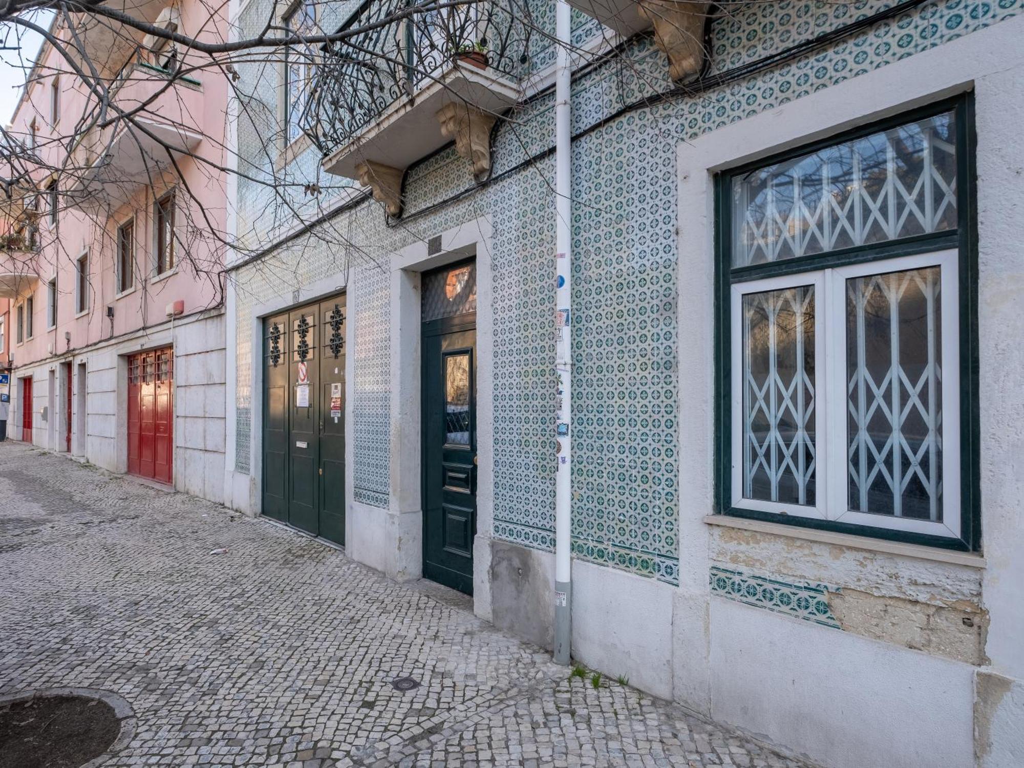 Cool Apartment Near Alfama Lisbon Luaran gambar